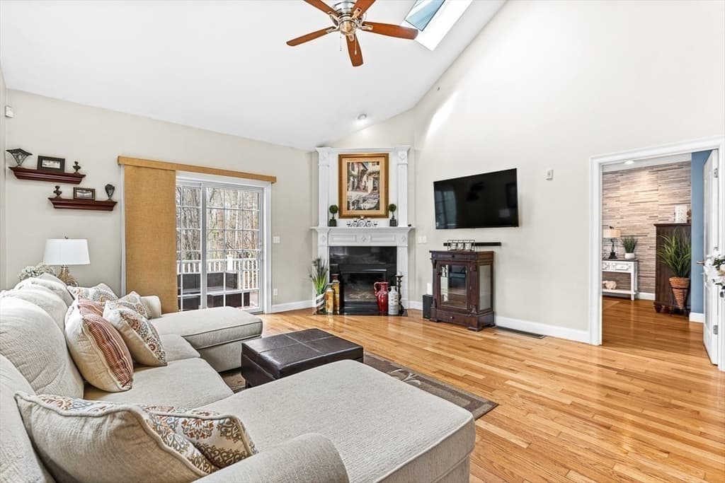 Condominium at 10 White Cedar Drive # 10, Middleton MA 01949, Middleton, photo 19 of 42