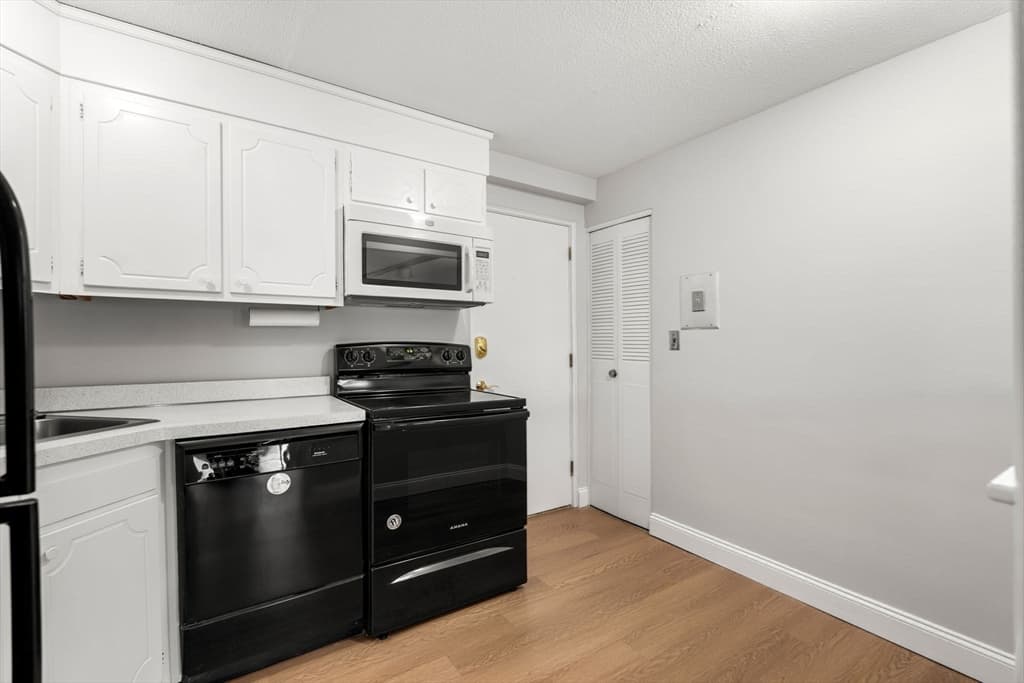 Condominium at 53 Melrose Street # 2B, Melrose MA 02176, Melrose, photo 6 of 27