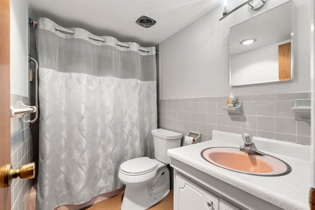 Condominium at 53 Melrose Street # 2B, Melrose MA 02176, Melrose, photo 8 of 27