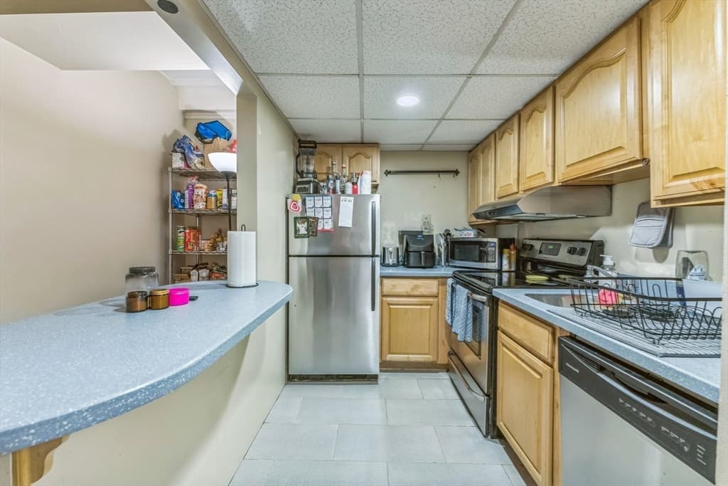 Condominium at 466 Commonwealth Ave # 301, Boston MA 02215, photo 6 of 14