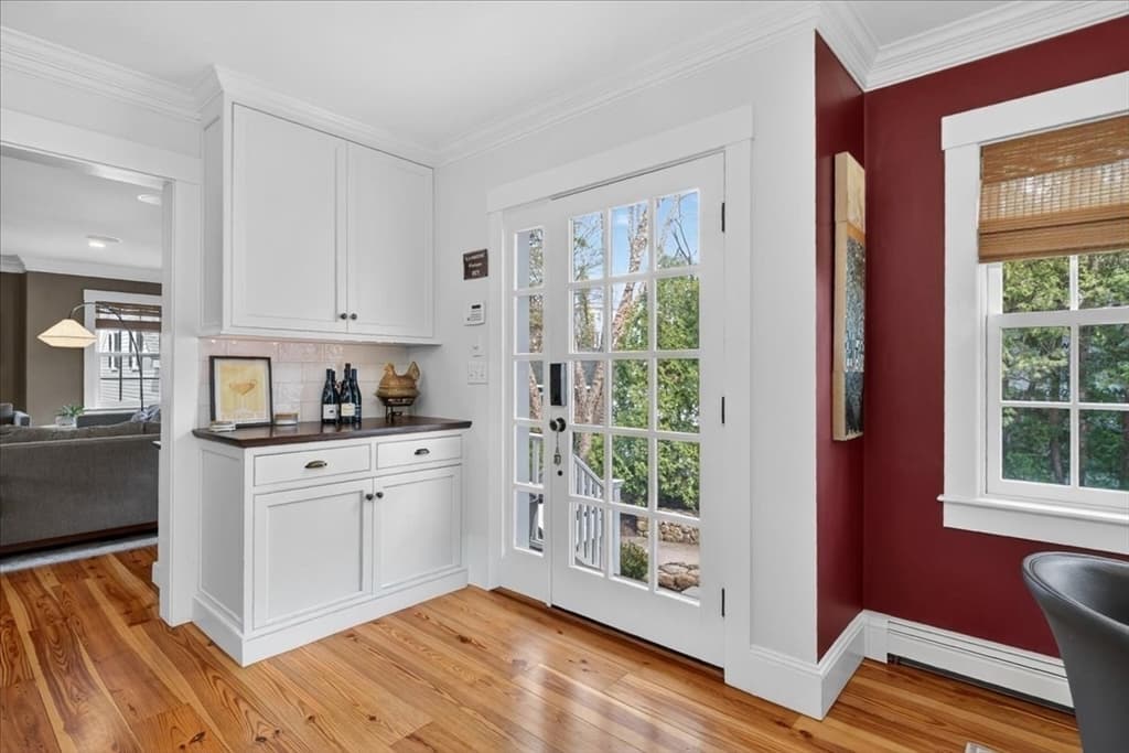 Single Family Residence at 33 Lincoln St, Hingham MA 02043, photo 9 of 40