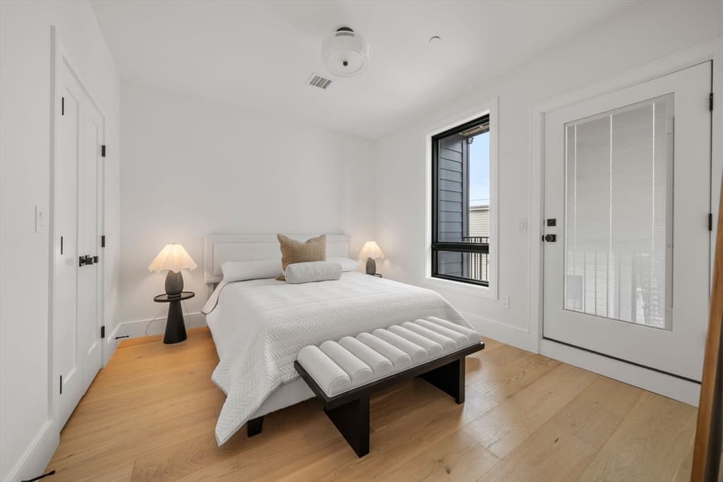 Condominium at 136 W Eighth St # 3, Boston MA 02127, Boston, photo 27 of 30