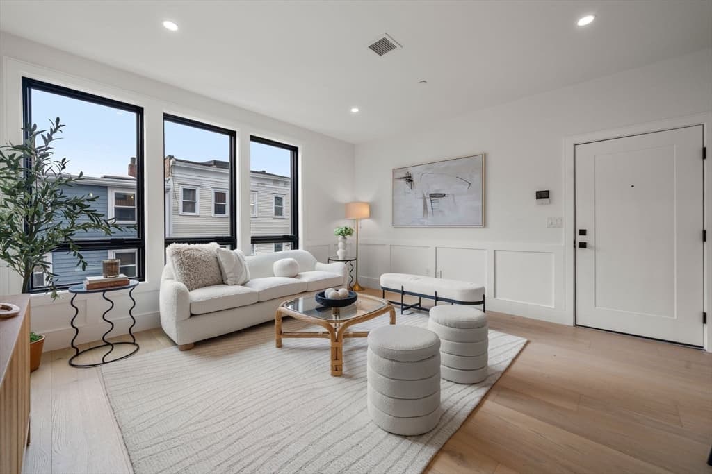 Condominium at 136 W Eighth St # 3, Boston MA 02127, Boston, photo 6 of 30