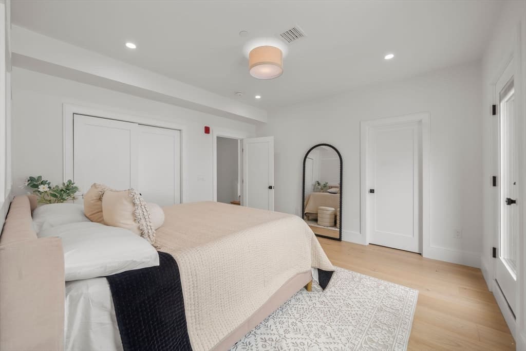 Condominium at 136 W Eighth St # 3, Boston MA 02127, Boston, photo 11 of 30