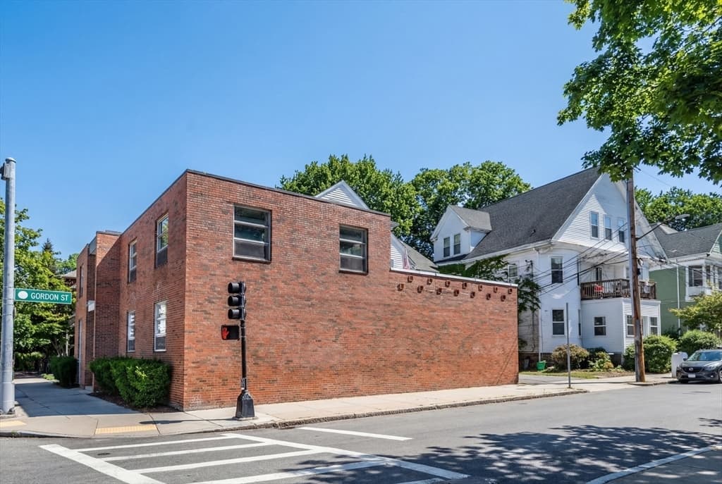5-9 Family at 556 Cambridge/32 Gordon Package, Boston MA 02134, photo 11 of 15