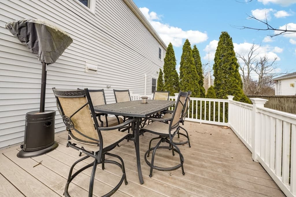 Single Family Residence at 22 Connecticut Ave, Middletown RI 02842, photo 30 of 37