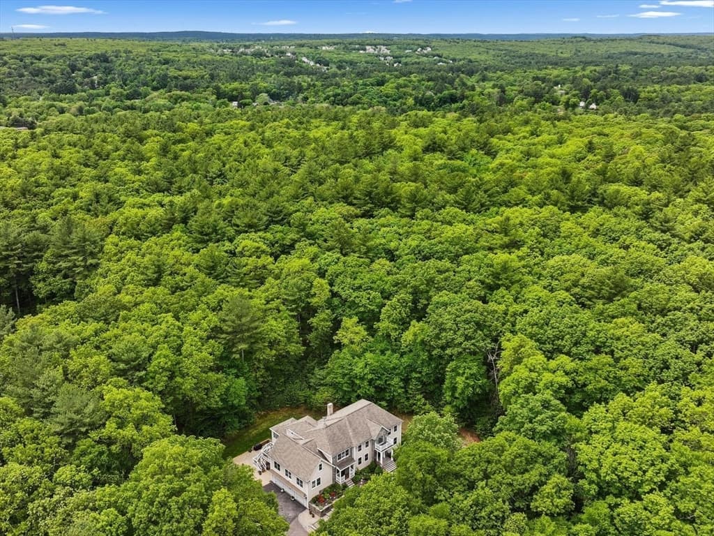 12 Breton Road, Upton MA 01568