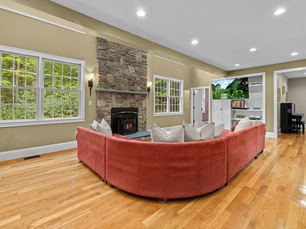 12 Breton Road, Upton MA 01568 photo 5
