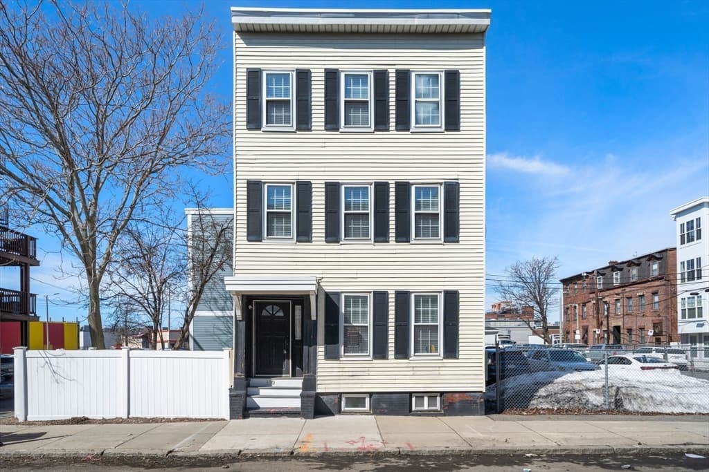 Single Family Residence at 110 D St, Boston MA 02127, Boston, photo 2 of 33