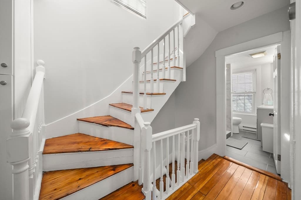 Single Family Residence at 110 D St, Boston MA 02127, Boston, photo 13 of 33