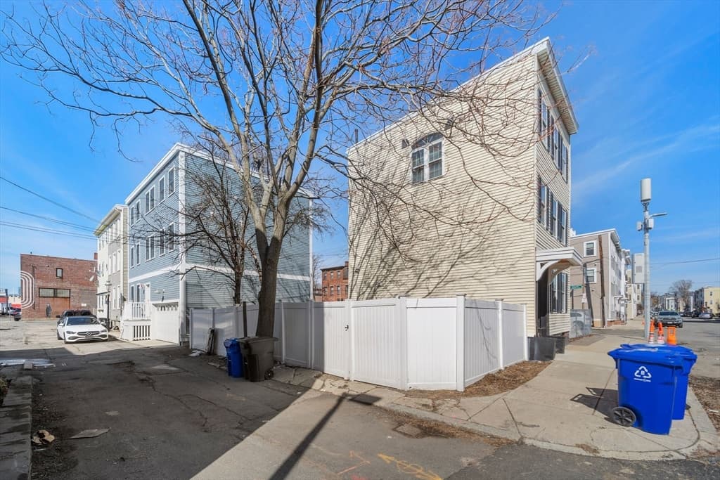 Single Family Residence at 110 D St, Boston MA 02127, Boston, photo 26 of 33