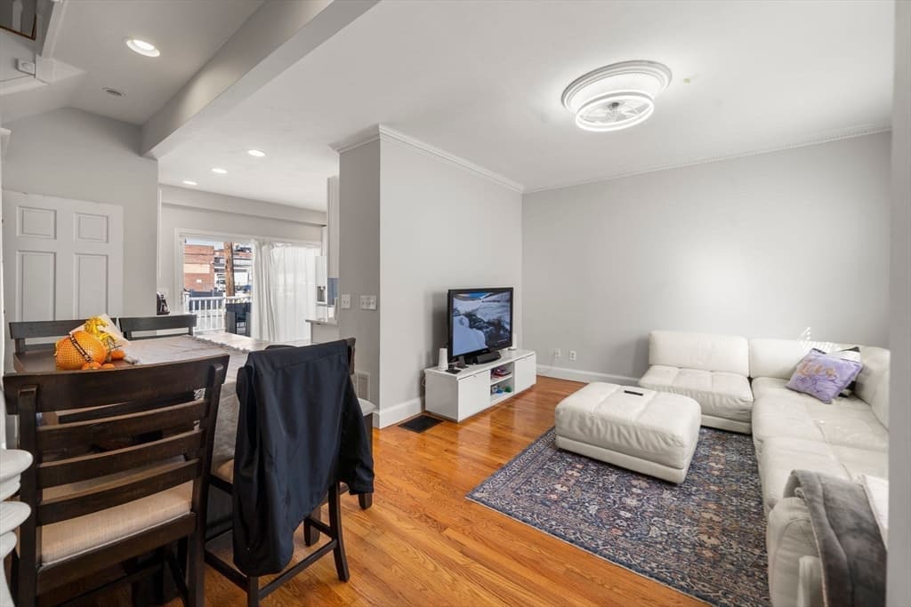 Single Family Residence at 110 D St, Boston MA 02127, Boston, photo 7 of 33