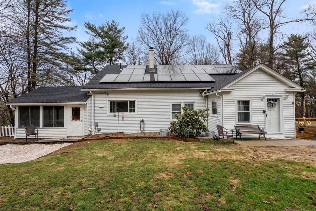 61 E Brimfield Rd, Holland MA 01521 photo 2