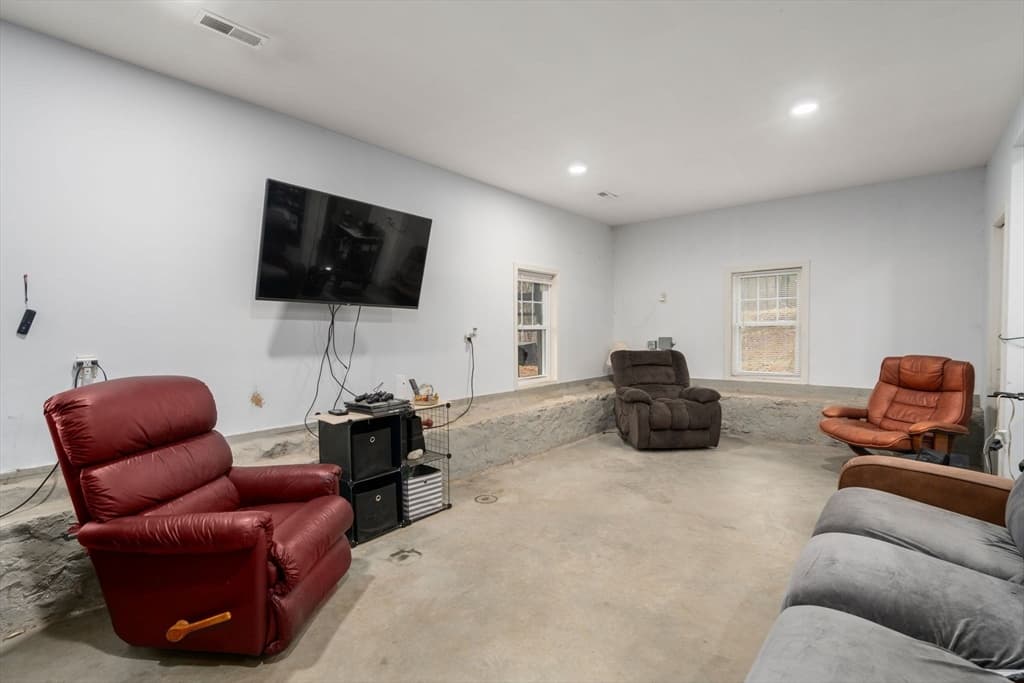 61 E Brimfield Rd, Holland MA 01521 photo 21