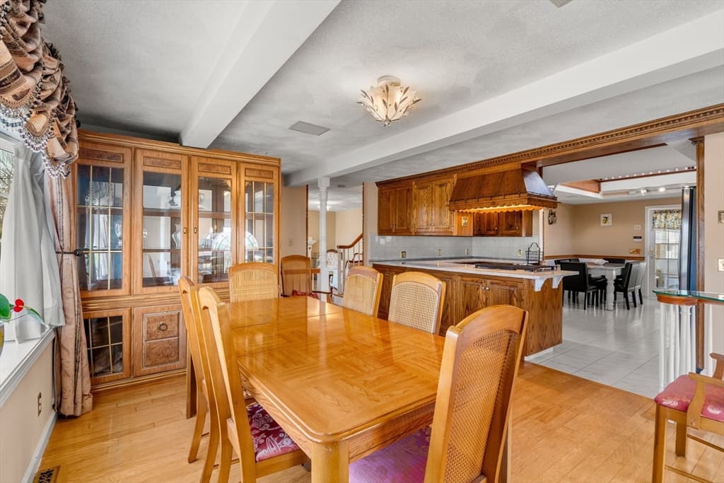 113 Temple Rd, Waltham MA 02452