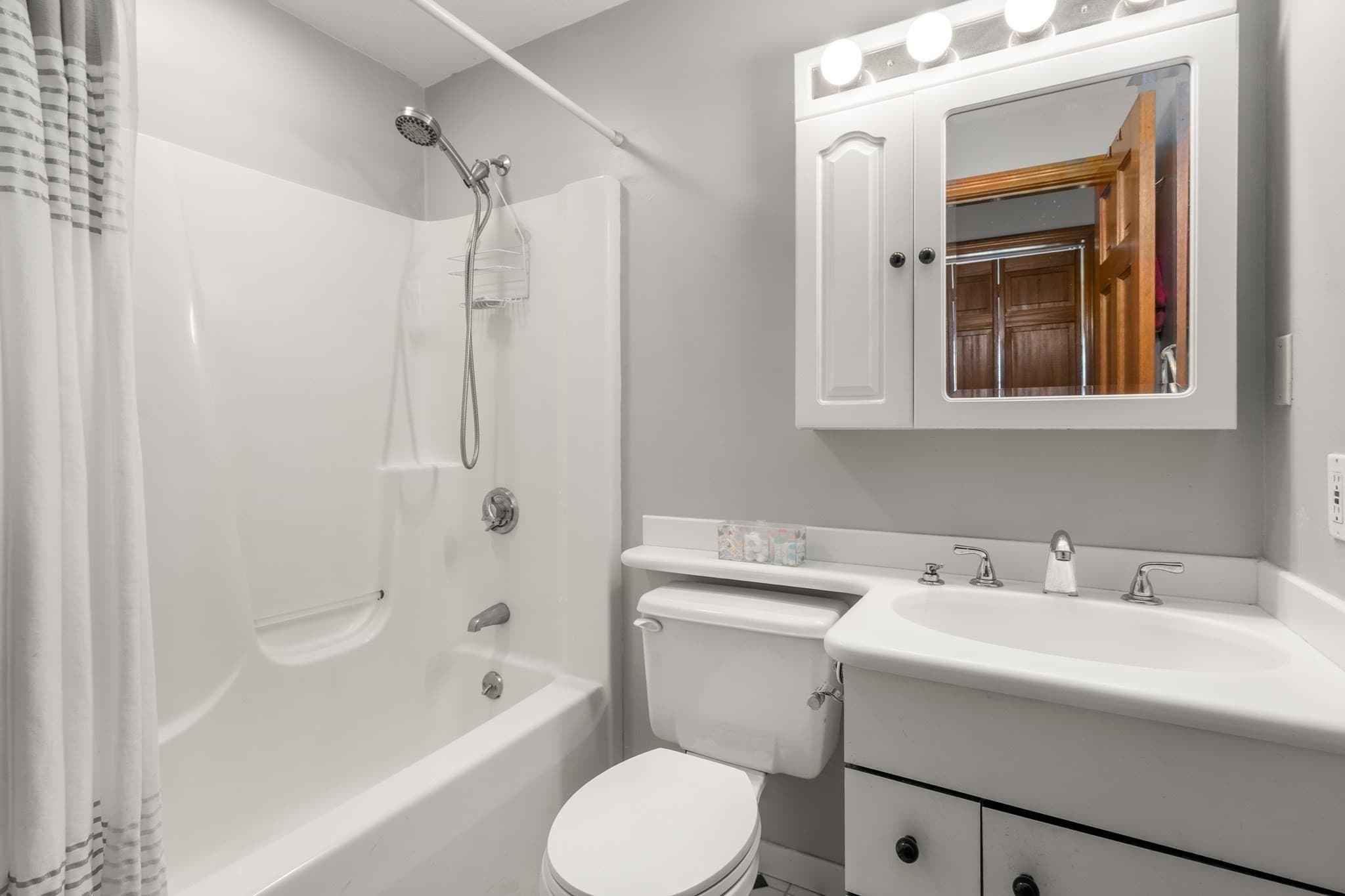 Single Family Residence at 113 Temple Rd, Waltham MA 02452, photo 18 of 35