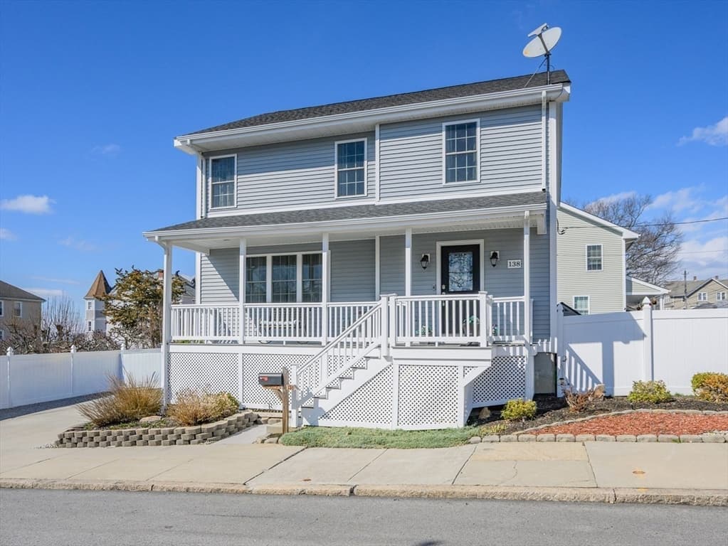 138 Sprague St, Fall River MA 02724