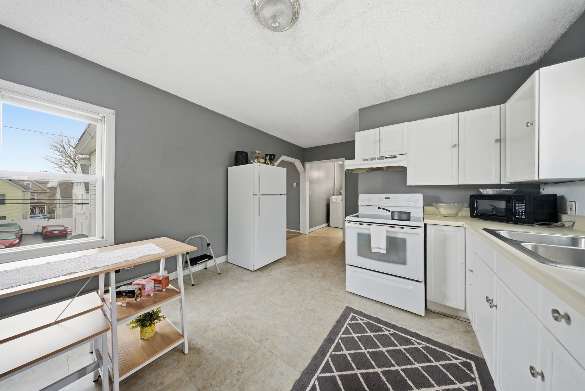 Single Family Residence at 70 Pleasant St, Lowell MA 01852, Lowell, photo 8 of 14