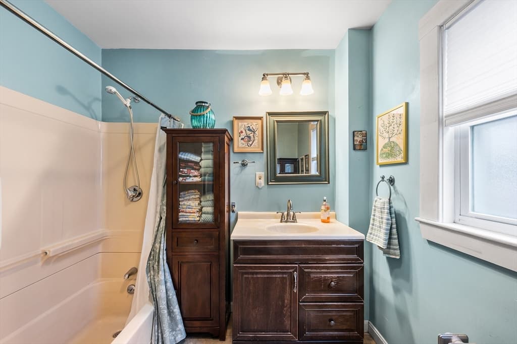 Single Family Residence at 55 Trull St, Somerville MA 02143, photo 9 of 21