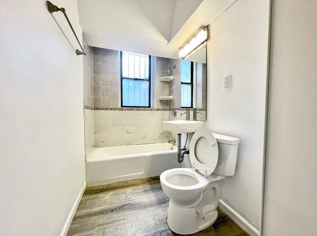 Condominium at 370 Chestnut Hill Ave # B, Boston MA 02135, photo 9 of 14