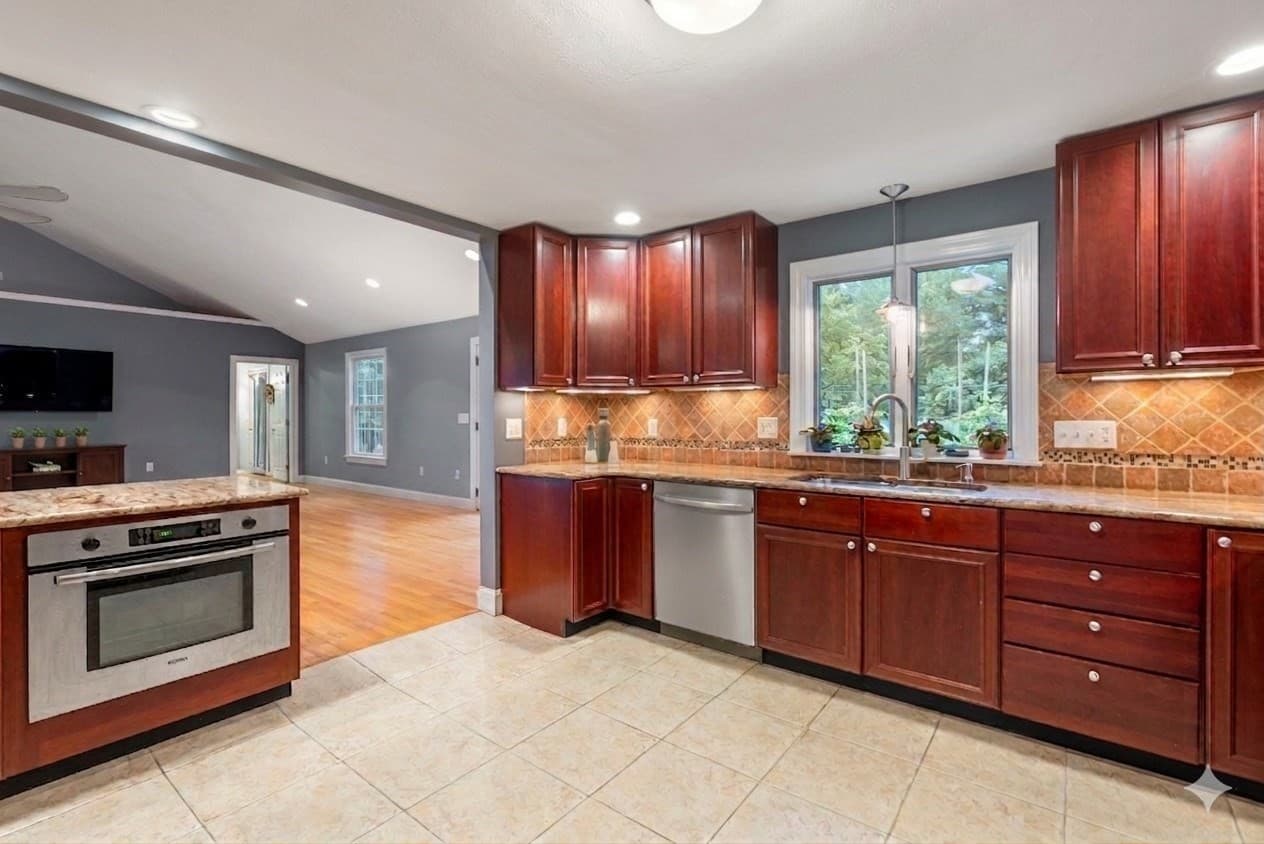 Single Family Residence at 495 Grafton St, Shrewsbury MA 01545, photo 7 of 42