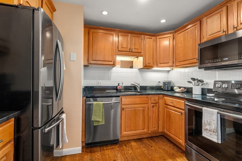 Condominium at 295 Main Street # 16, Reading MA 01867, Reading, photo 9 of 21