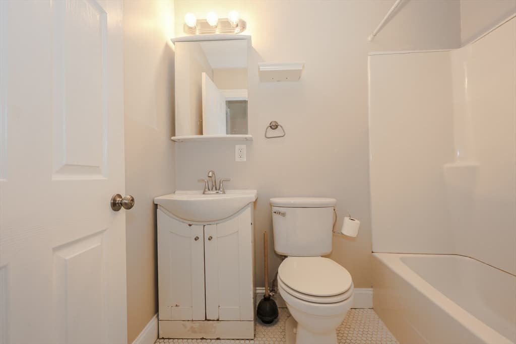 3 Family - 3 Units Up/Down at 64 Bremen St, Boston MA 02128, Boston, photo 8 of 42