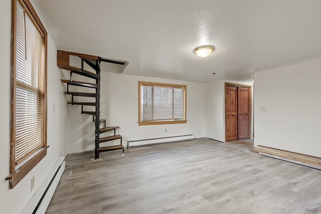 Single Family Residence at 118 Spring St, Winchendon MA 01475, Winchendon, photo 6 of 27