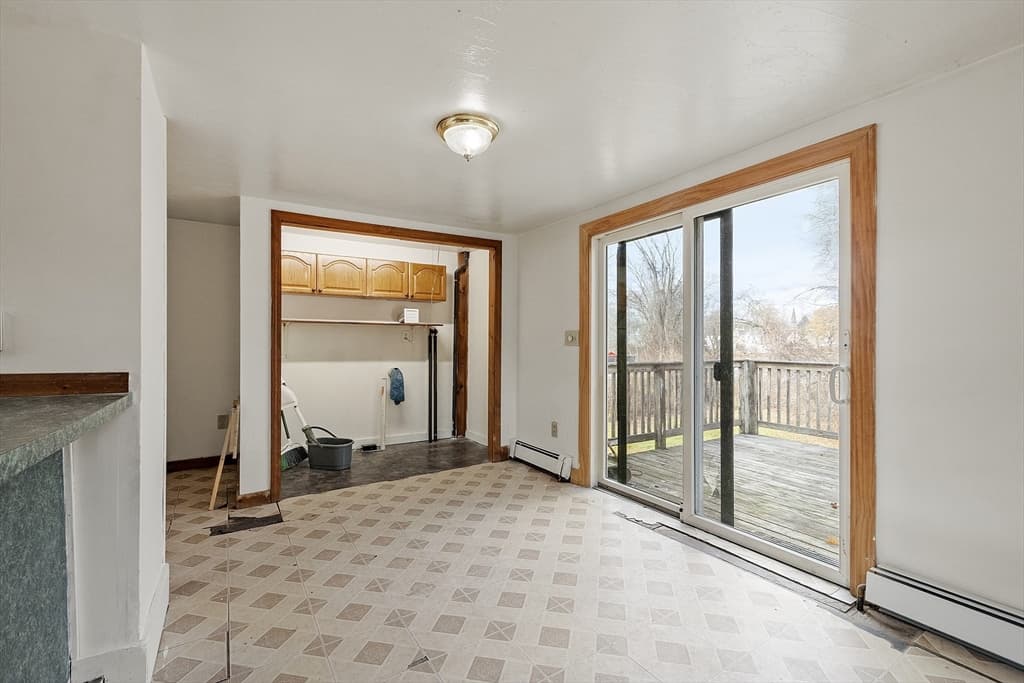 Single Family Residence at 118 Spring St, Winchendon MA 01475, Winchendon, photo 13 of 27