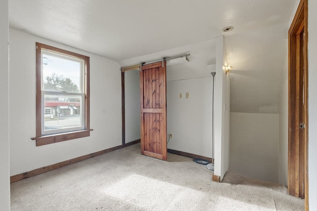 Single Family Residence at 118 Spring St, Winchendon MA 01475, Winchendon, photo 15 of 27