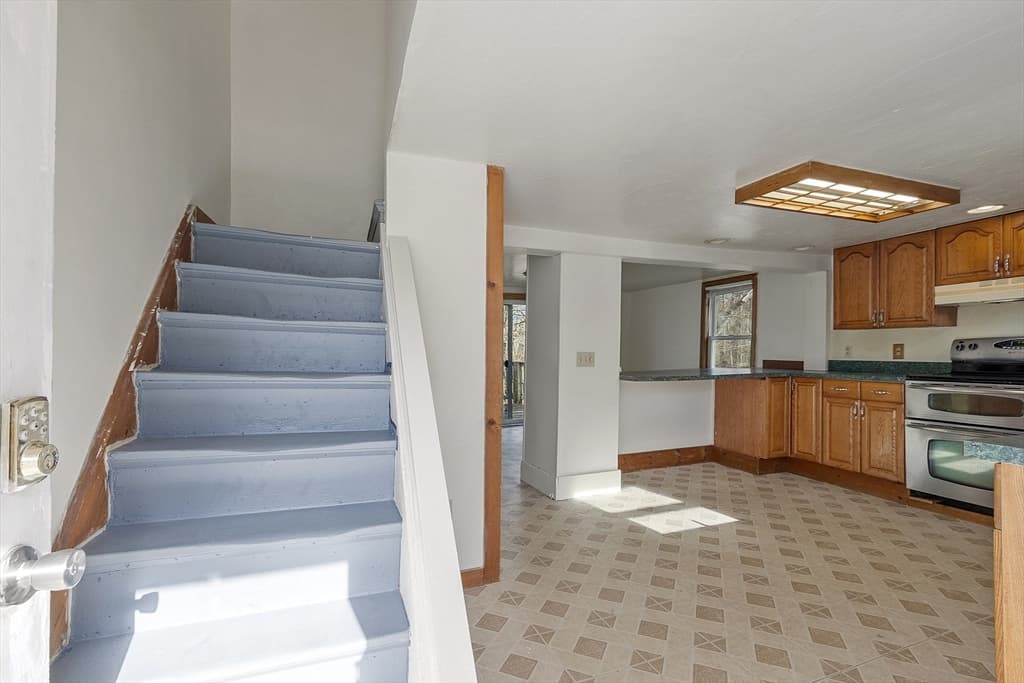 Single Family Residence at 118 Spring St, Winchendon MA 01475, Winchendon, photo 8 of 27