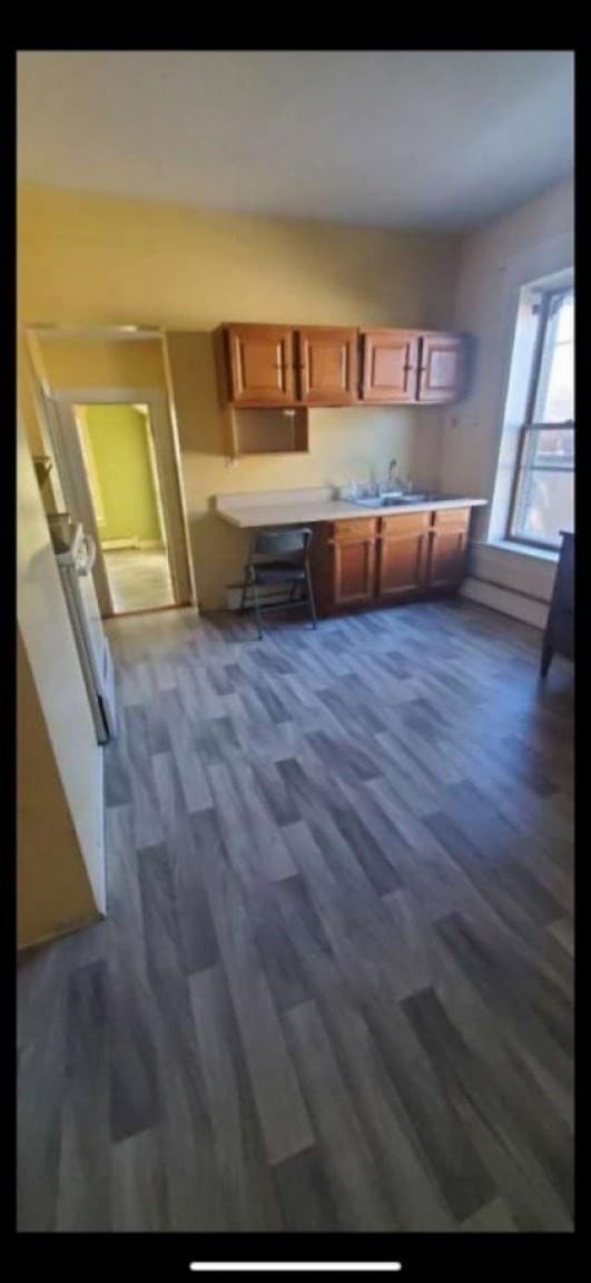 4 Family at 10-12 School Sq., Winchendon MA 01368, photo 6 of 17