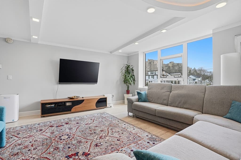 Condominium at 280 Boylston St # 308, Newton MA 02467, Newton, photo 6 of 33