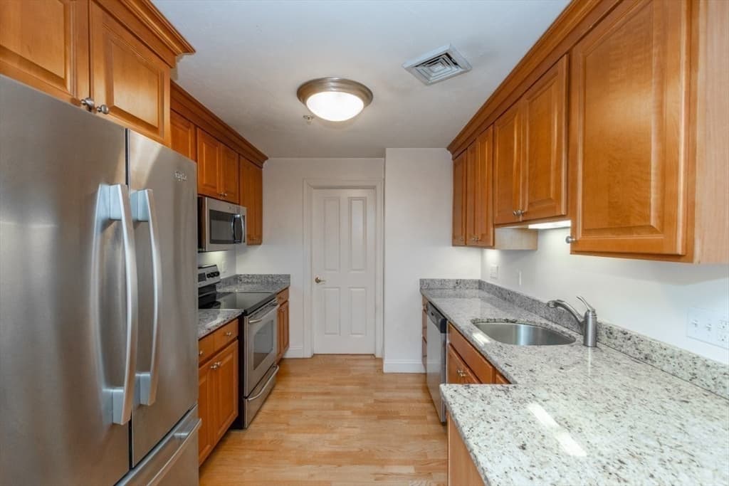 Condominium at 1 Lenox St # 312, Norwood MA 02062, Norwood, photo 17 of 31