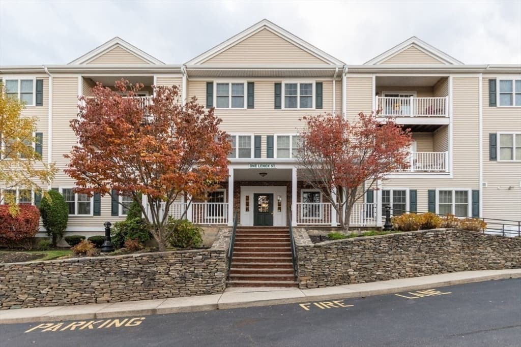 1 Lenox St # 312, Norwood MA 02062
