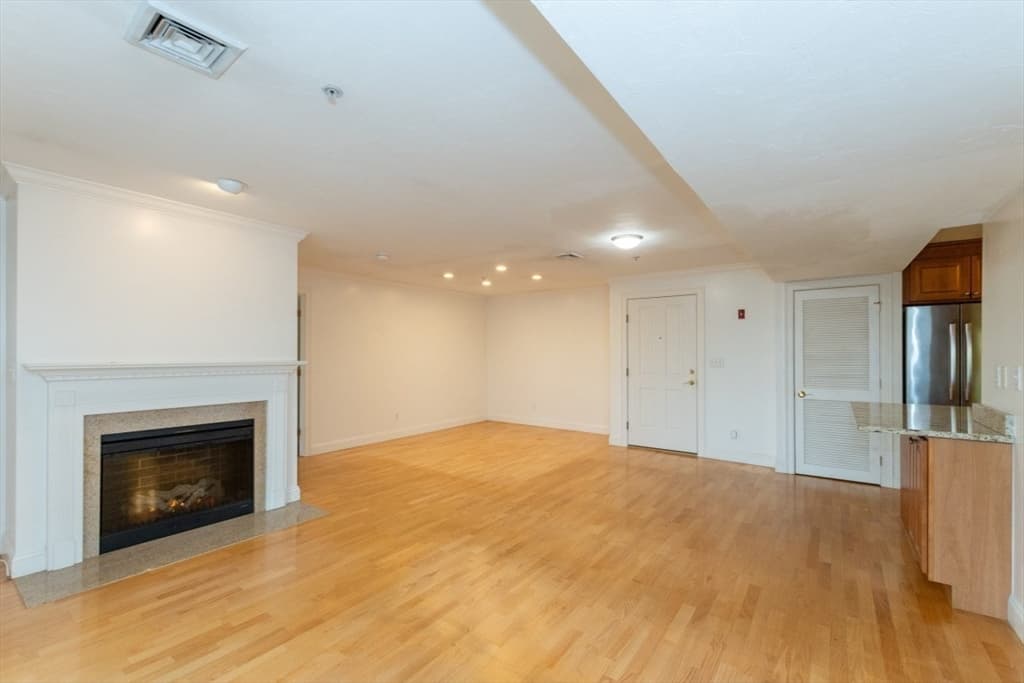 Condominium at 1 Lenox St # 312, Norwood MA 02062, Norwood, photo 11 of 31
