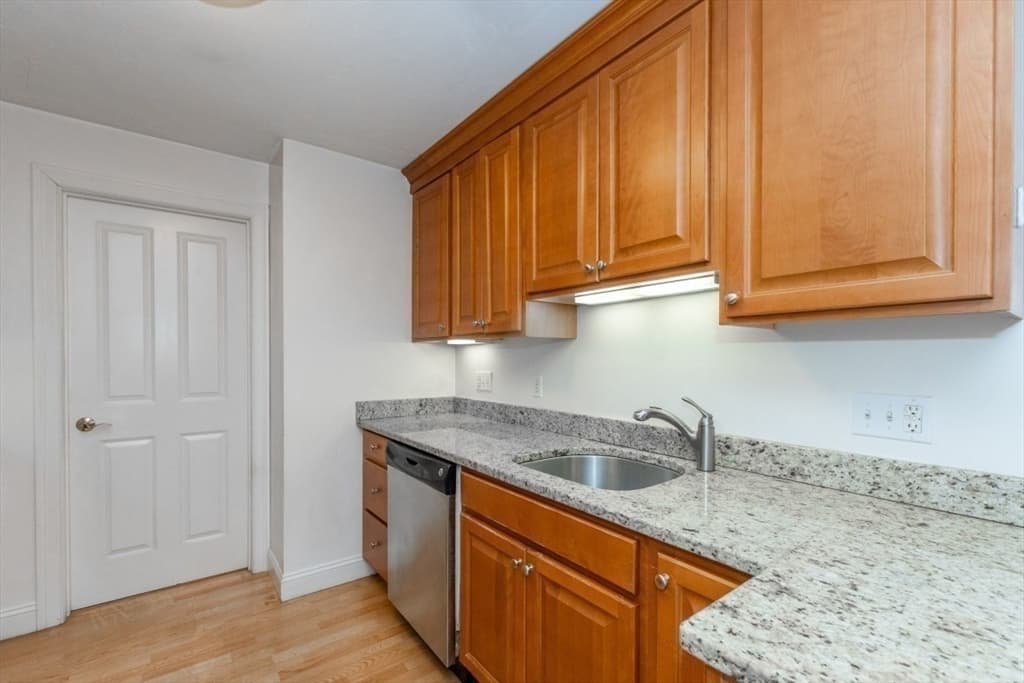Condominium at 1 Lenox St # 312, Norwood MA 02062, Norwood, photo 19 of 31