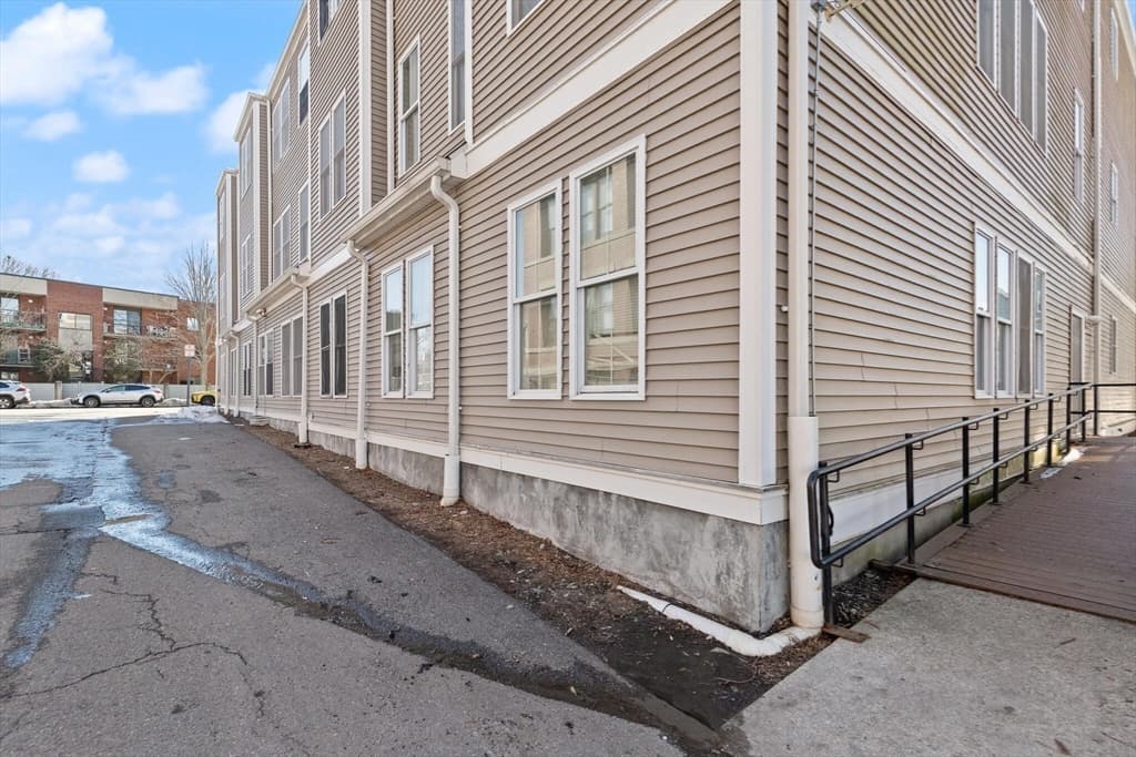 5+ Family - 5+ Units Up/Down at 145 Lewis St, Lynn MA 01902, photo 7 of 32