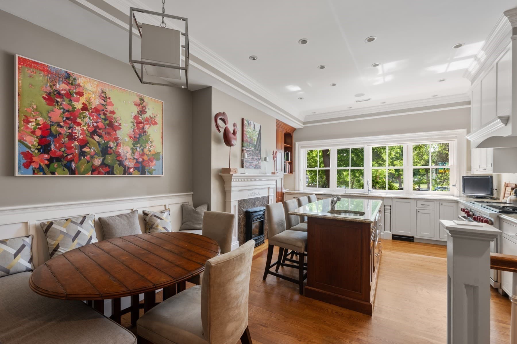 Single Family Residence at 8 Otis Place, Boston MA 02108, photo 8 of 36
