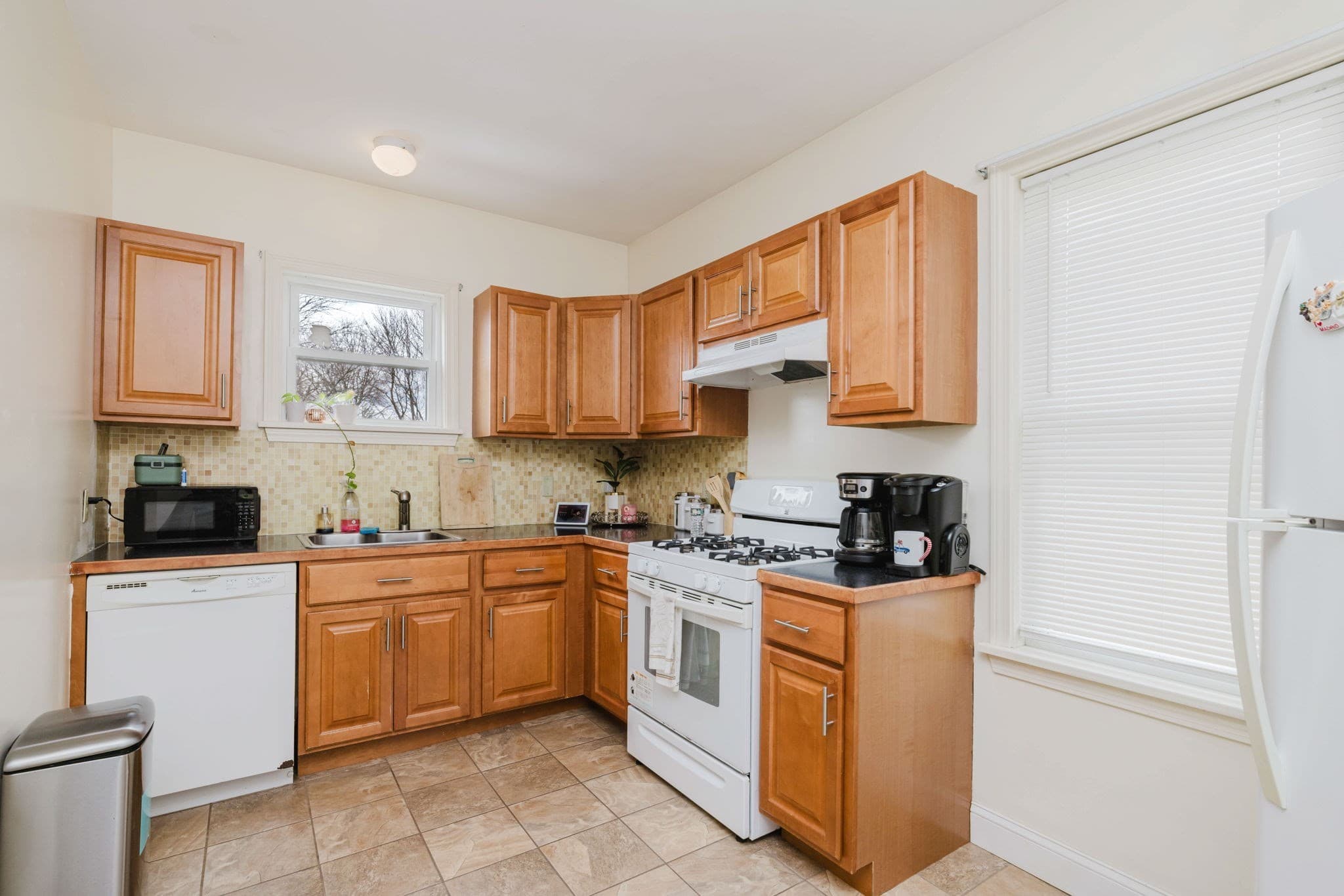5-9 Family at 1153 1157 Slade, Fall River MA 02721, Fall River, photo 7 of 42