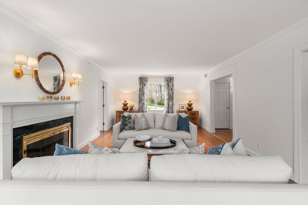 Single Family Residence at 172 Country Drive, Weston MA 02493, Weston, photo 6 of 39