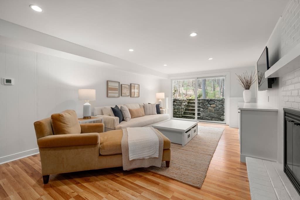Single Family Residence at 172 Country Drive, Weston MA 02493, Weston, photo 26 of 39
