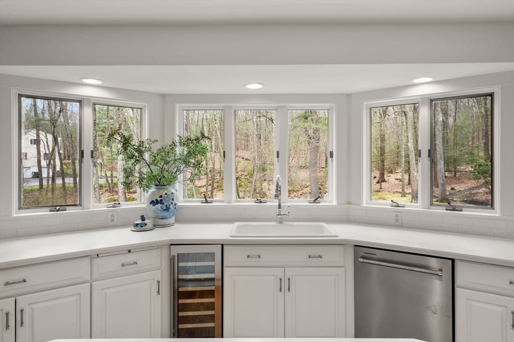 Single Family Residence at 172 Country Drive, Weston MA 02493, Weston, photo 7 of 39
