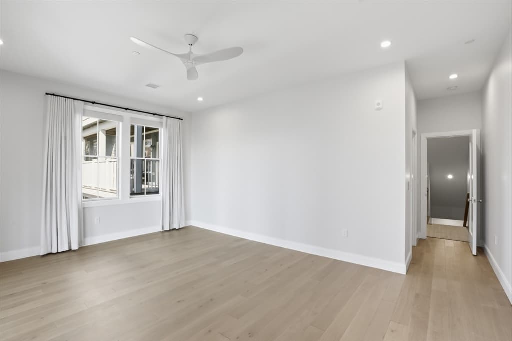 407 E 7th St # 2, Boston MA 02127 photo 6