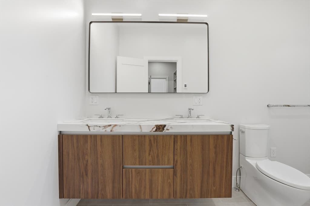 407 E 7th St # 2, Boston MA 02127 photo 10
