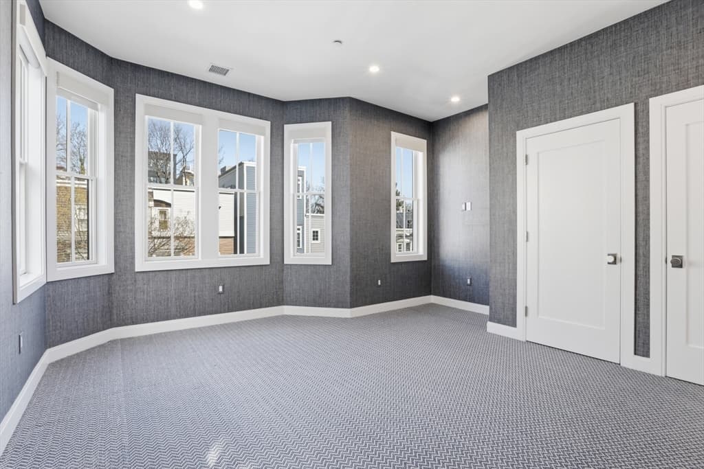 407 E 7th St # 2, Boston MA 02127 photo 18