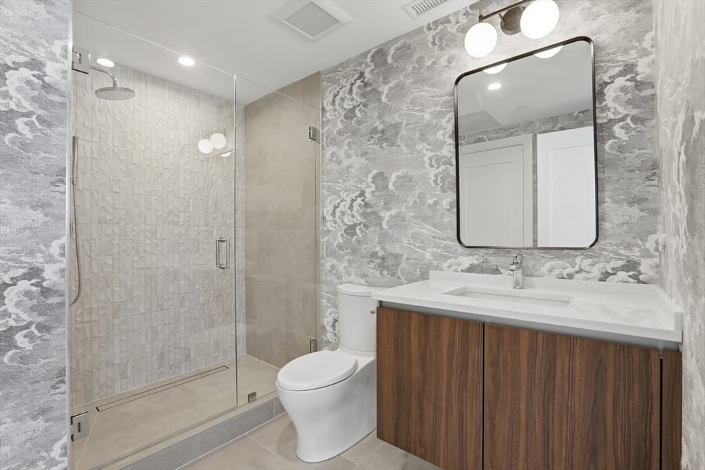 407 E 7th St # 2, Boston MA 02127 photo 37
