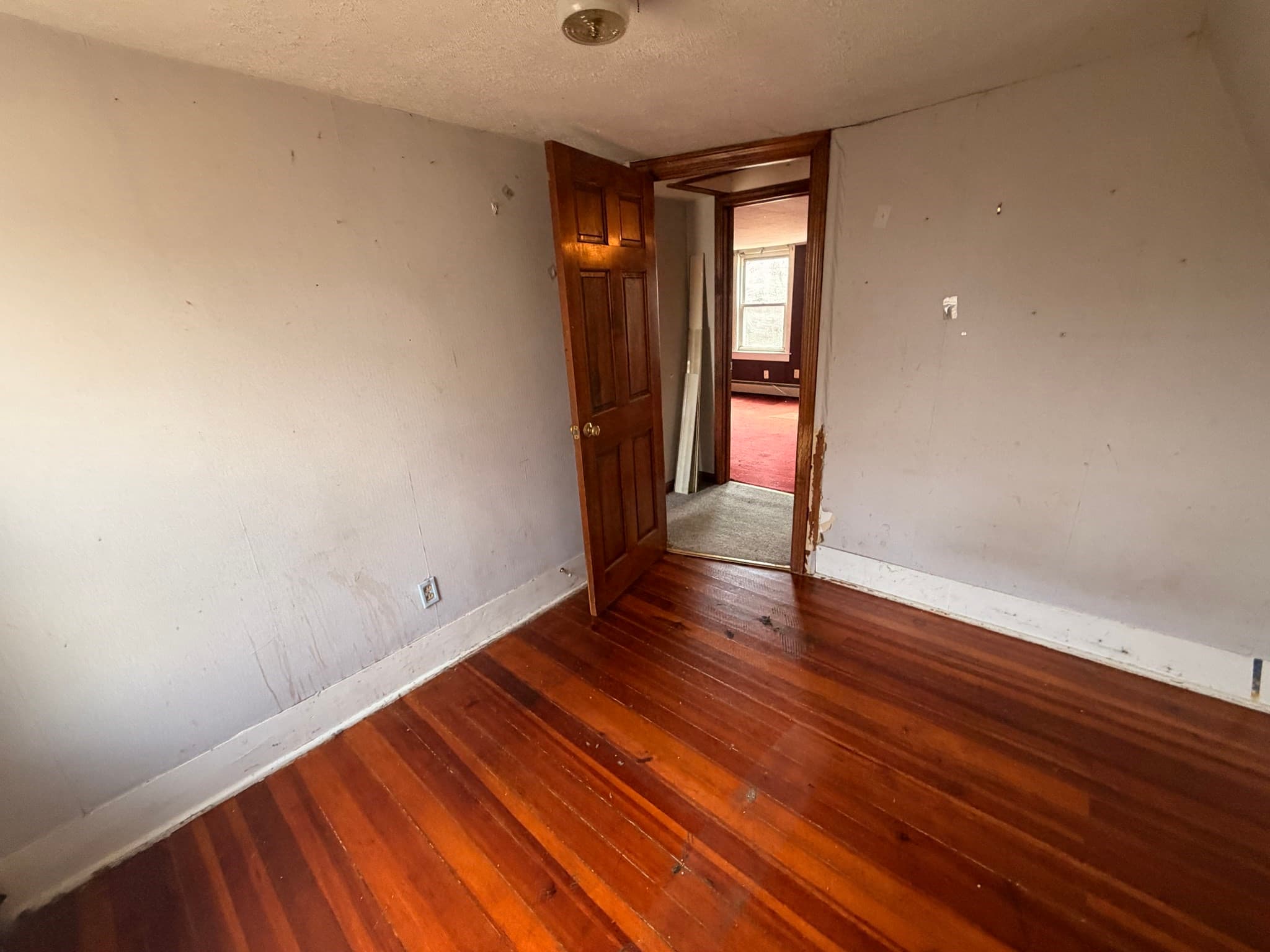 Single Family Residence at 33 Hayes Ave, Whitman MA 02382, Whitman, photo 13 of 17