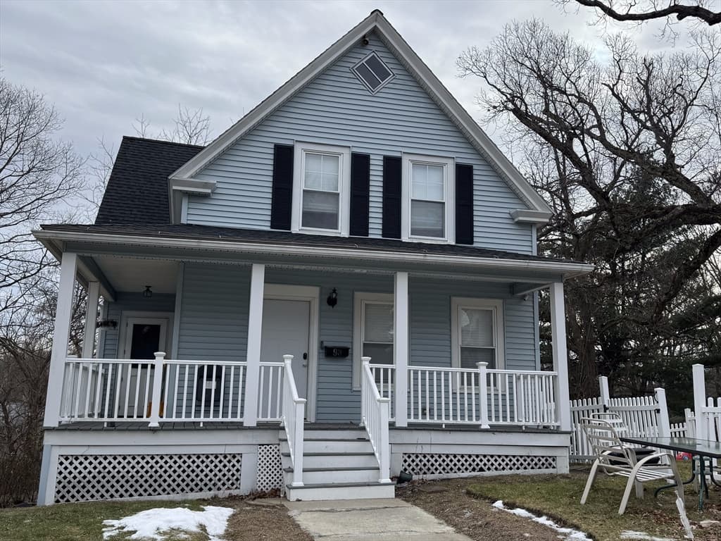 99 Clover St, Worcester MA 01603