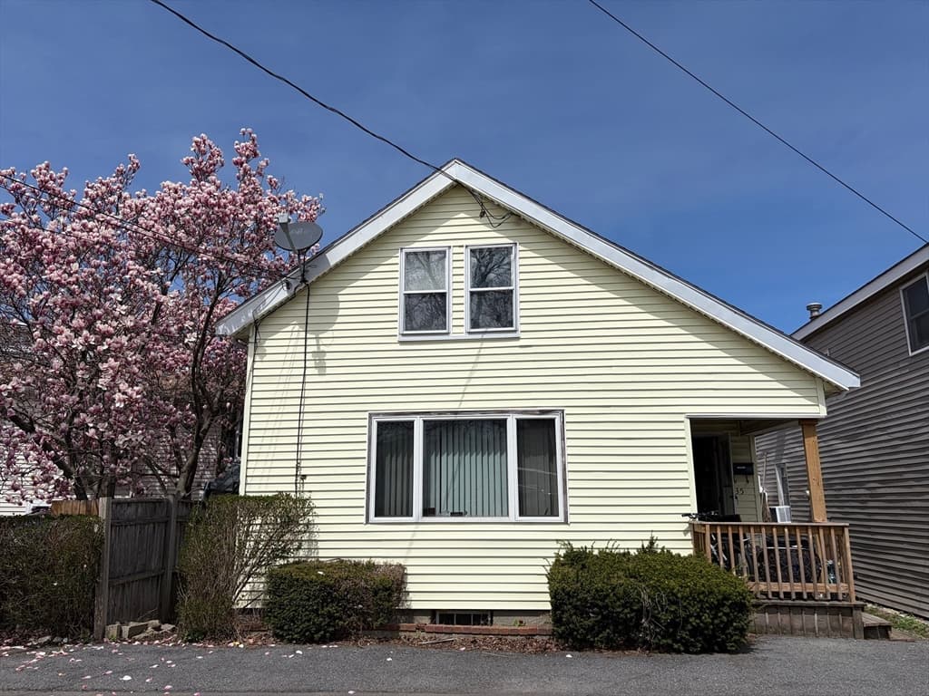 35 Neponset St, Revere MA 02151